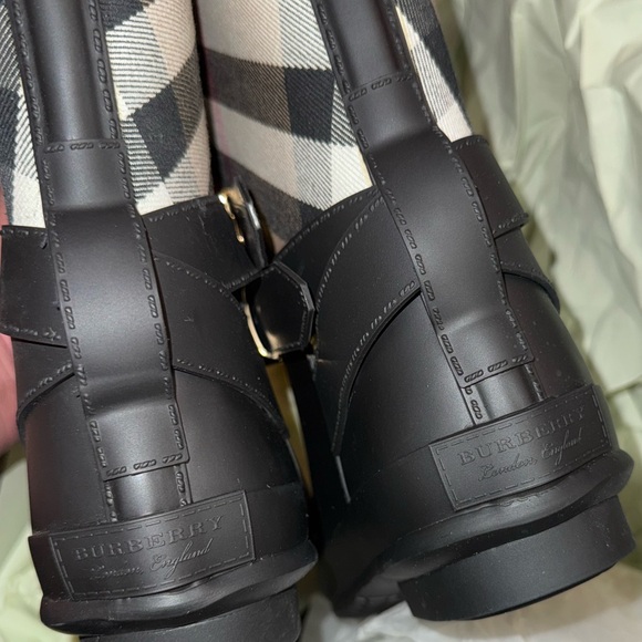 Burberry Simeon Rainboot - Picture 6 of 6